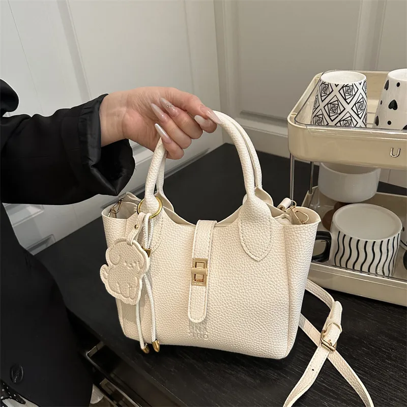 Fashionable Large Capacity Shoulder Bucket Bag PU Solid Color Urban