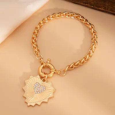 Fashion Heart-Shaped Metal Chain Necklace And Bracelet Set With Rhinestone
