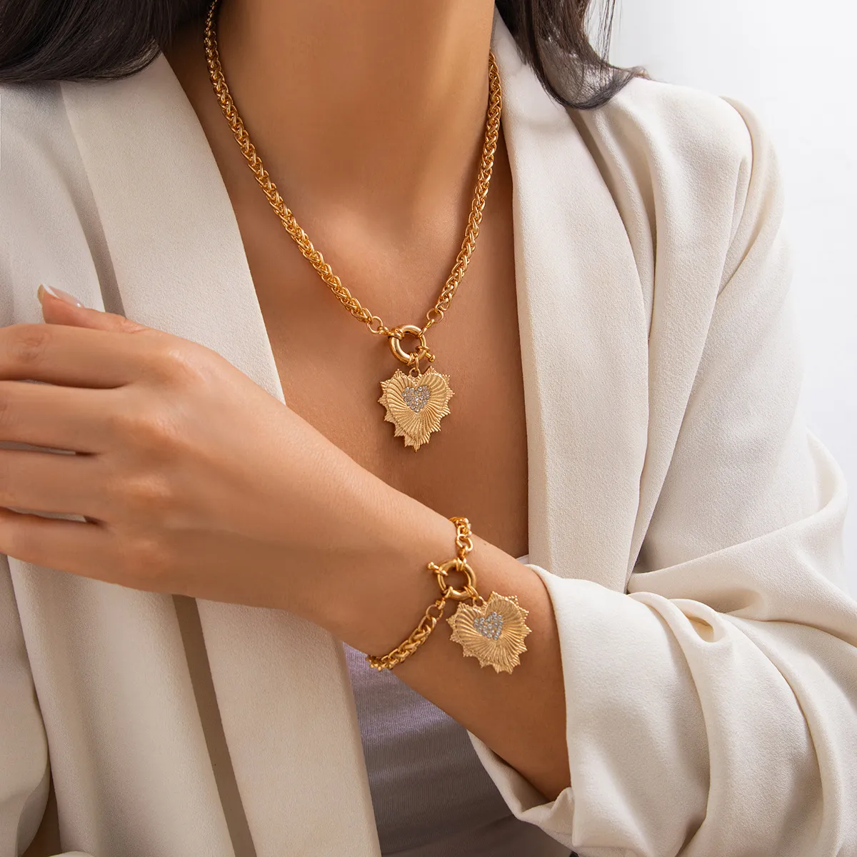 Fashion Heart-Shaped Metal Chain Necklace And Bracelet Set With Rhinestone