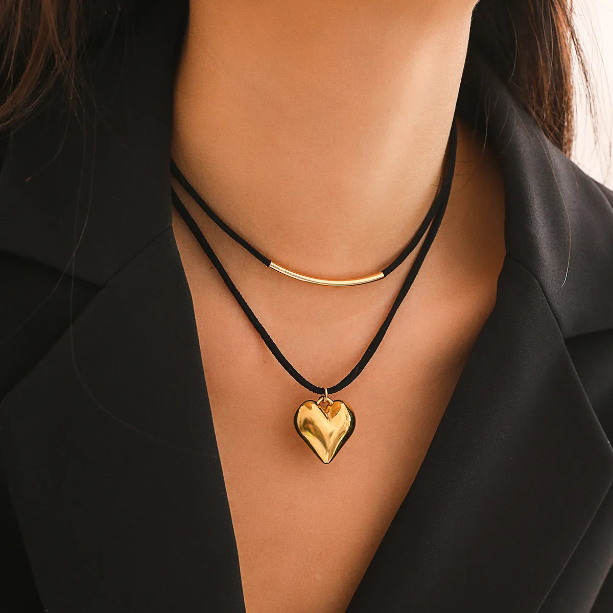 Black Chenille Heart Simple Pendant Necklace