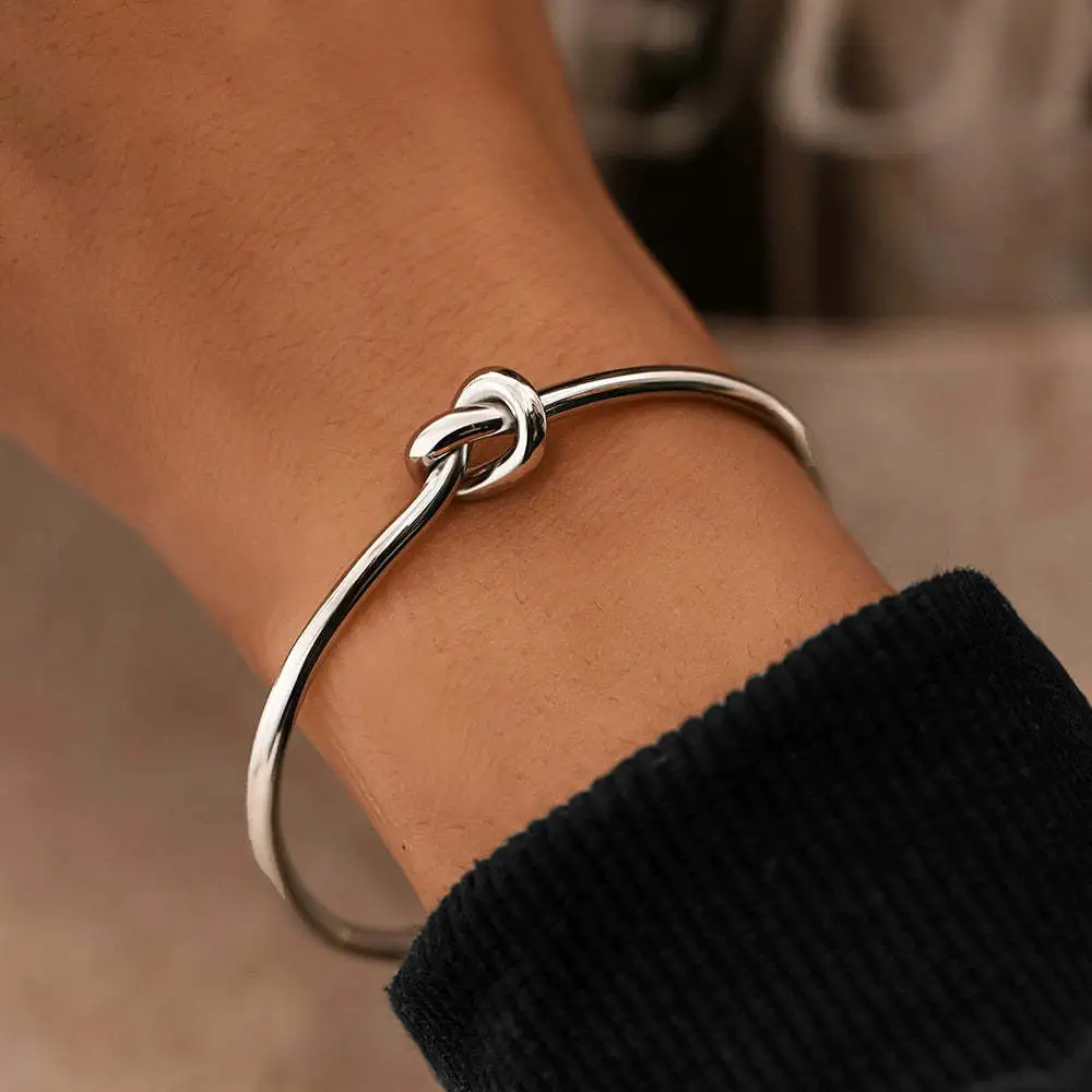 Women Fashion Titanium Steel 18K Gold Plated Knotted C-Shaped Bracelet