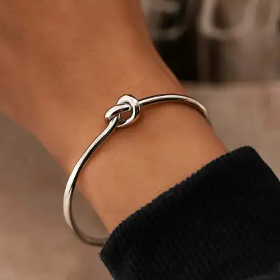 Women Fashion Titanium Steel 18K Gold Plated Knotted C-Shaped Bracelet
