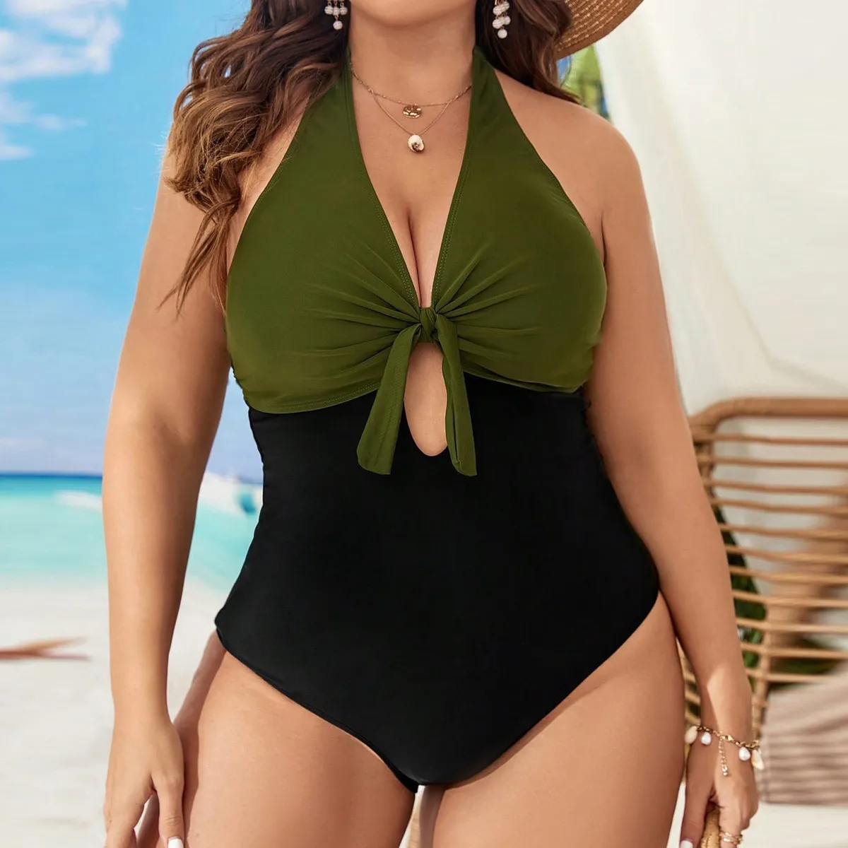 Plus Size Women Contrast Stitching One-Piece Swimsuit
