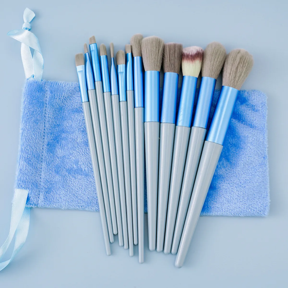 Professional 13 Pieces Makeup Brush Set Super Soft Fiber Portable Bagged Beauty Tools