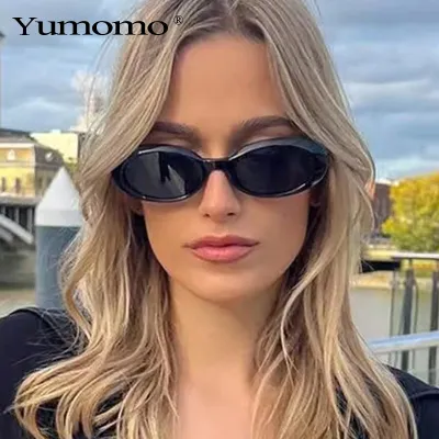 Gafas de sol clásicas con montura ovalada pequeña