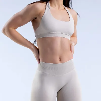 Women Seamless Sports Bra Halter-Neck Full Cup Nylon