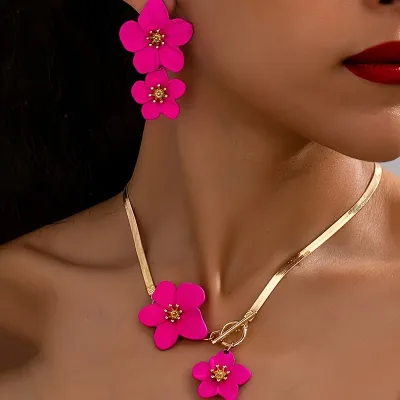 Fashion Elegant Alloy Floral Pendant Necklace Earrings Set