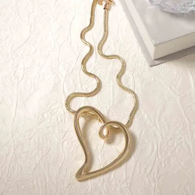 Women Fashion Simple Rope Alloy Hollow Love Pendant Necklace