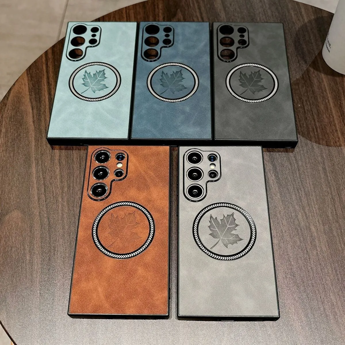 Fashion Casual Magnetic Suction Drop-Resistant Maple Leaf Samsung Phone Case