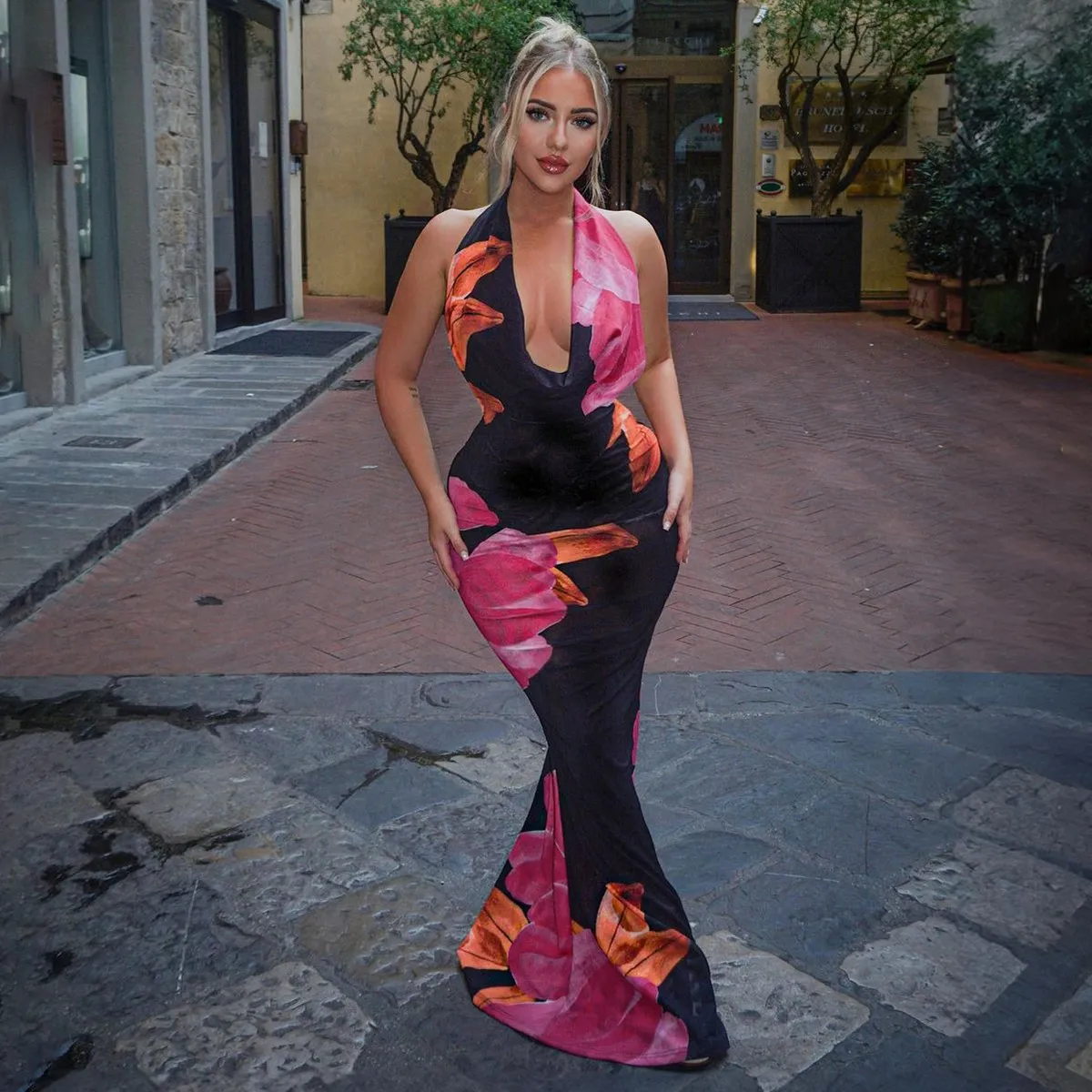 Women Sexy Printed Halter-Neck Backless Lace-Up Slim-Fit Long Dress