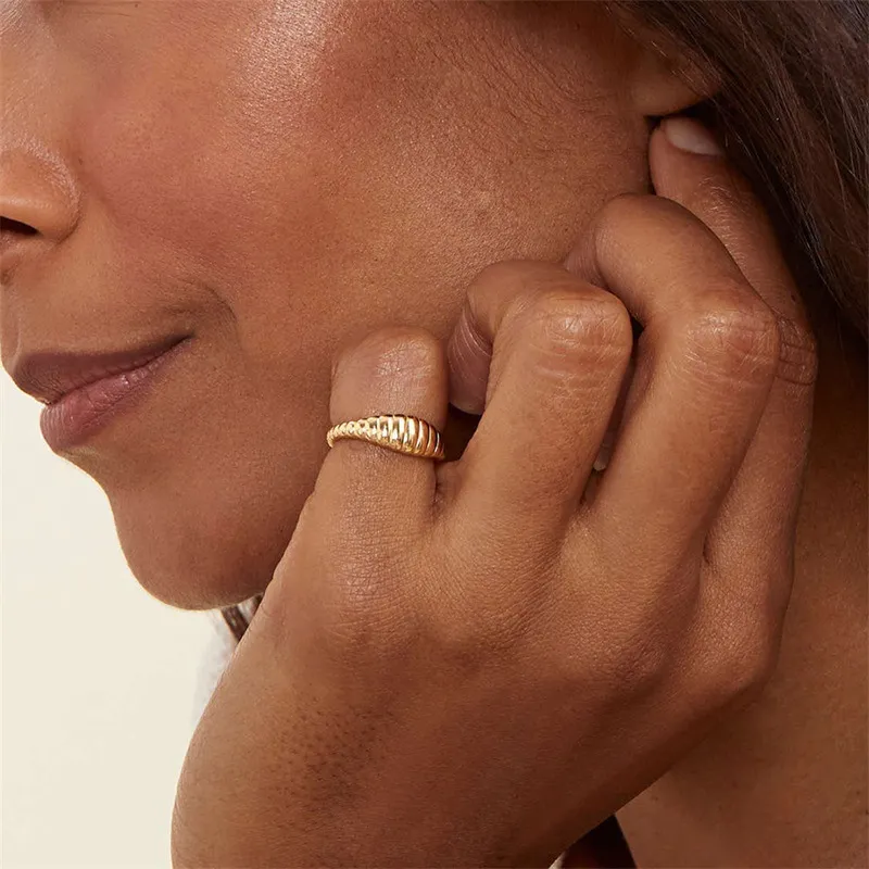 Women's Fashion Simple Gold Plated Stainless Steel Ring