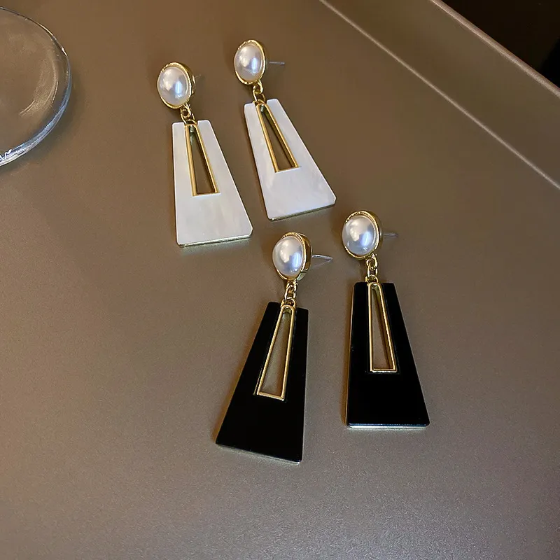 Women Fashion Diamond Geometric Exaggerated Earrings