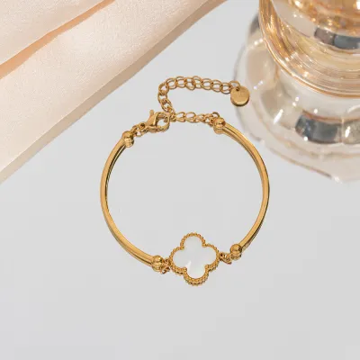 Stainless Steel Four-Leaf Clover Bracelet Women Fashion Commuter Bangle