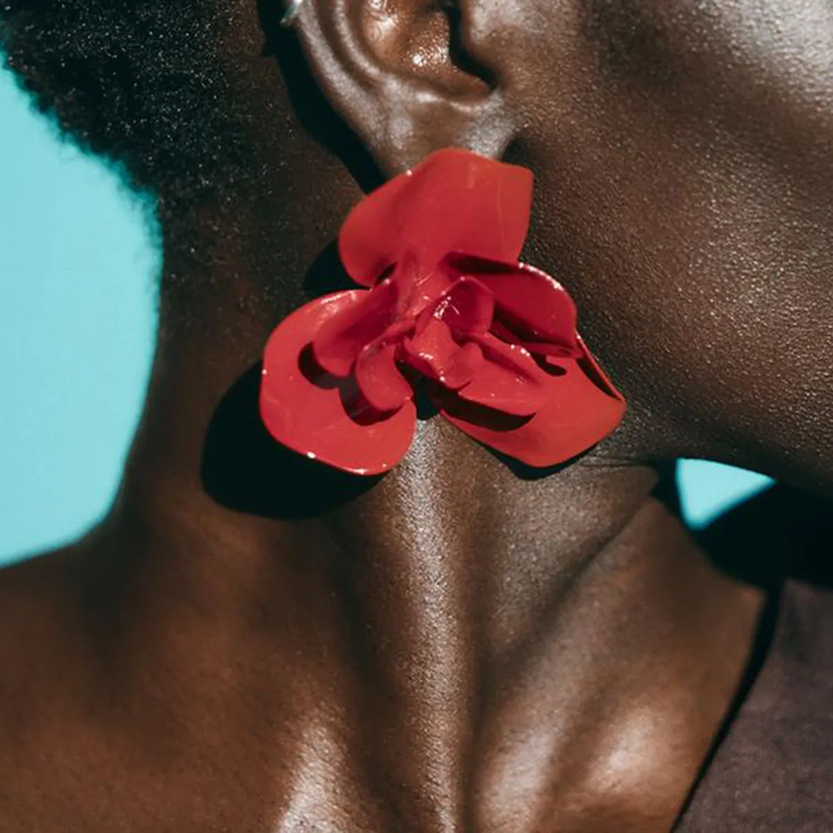 Retro Stereo Exaggerated Floral Earrings Fashion Commuter Alloy Jewelry