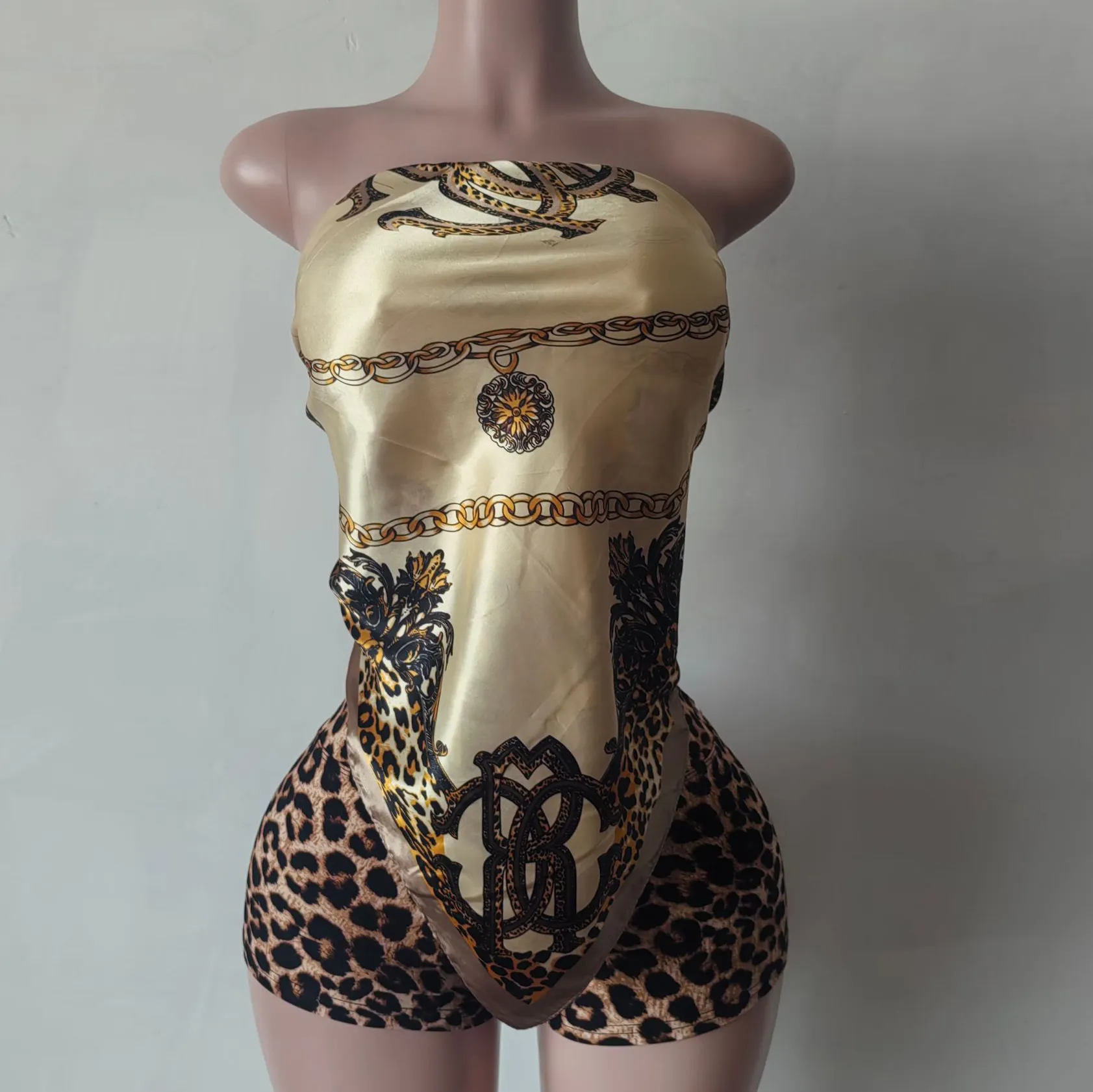 Women Fashion Sexy Printed Tube Top Tight Shorts Two-Piece Set
