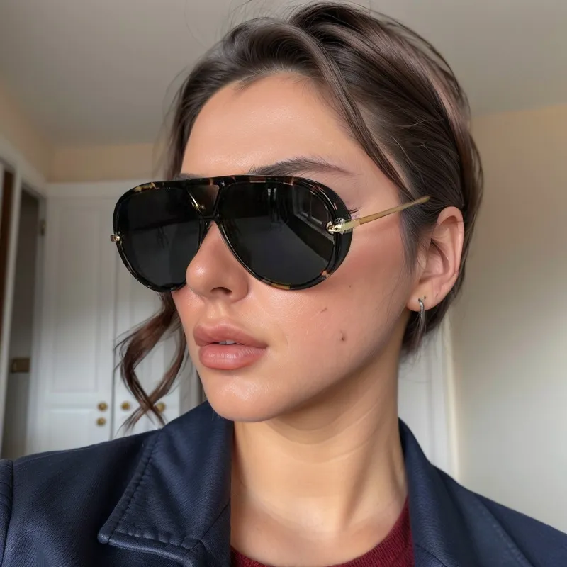 Women Retro Punk Large Frame Anti-UV Sunglasses
