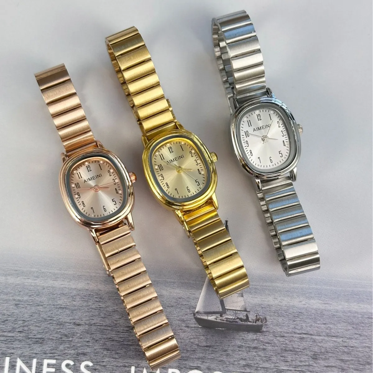 Women Fashion Simple Oval Disc Quartz Watch