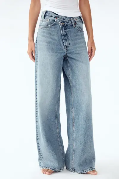 Women Casual Solid Color Straight Leg Denim Jeans