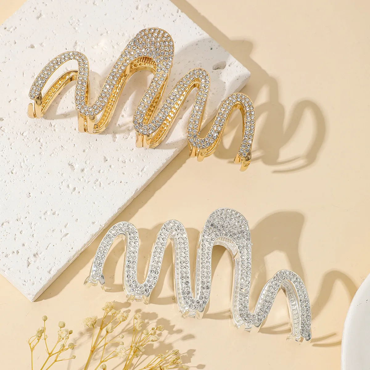 Fashion Rhinestone Wave Hair Claw Women's Alloy Instagram Trendy Hair Clip
