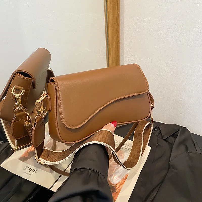 Women Vintage Square PU Leather Shoulder Bag with Adjustable Strap
