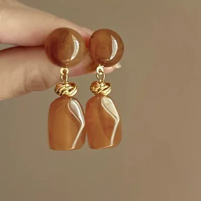 Women's Retro Acrylic Long Dangle Earrings Sweet Fashion