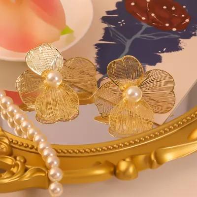 Women Fashion Simple Floral Earrings
