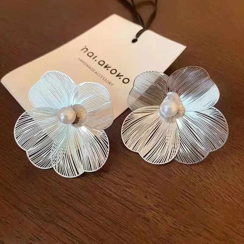 Women Fashion Simple Floral Earrings
