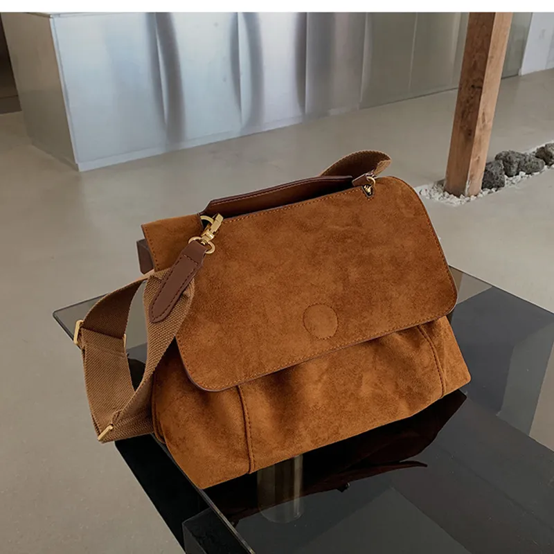 Women's Large Capacity Woolen Shoulder Bag for Autumn Winter