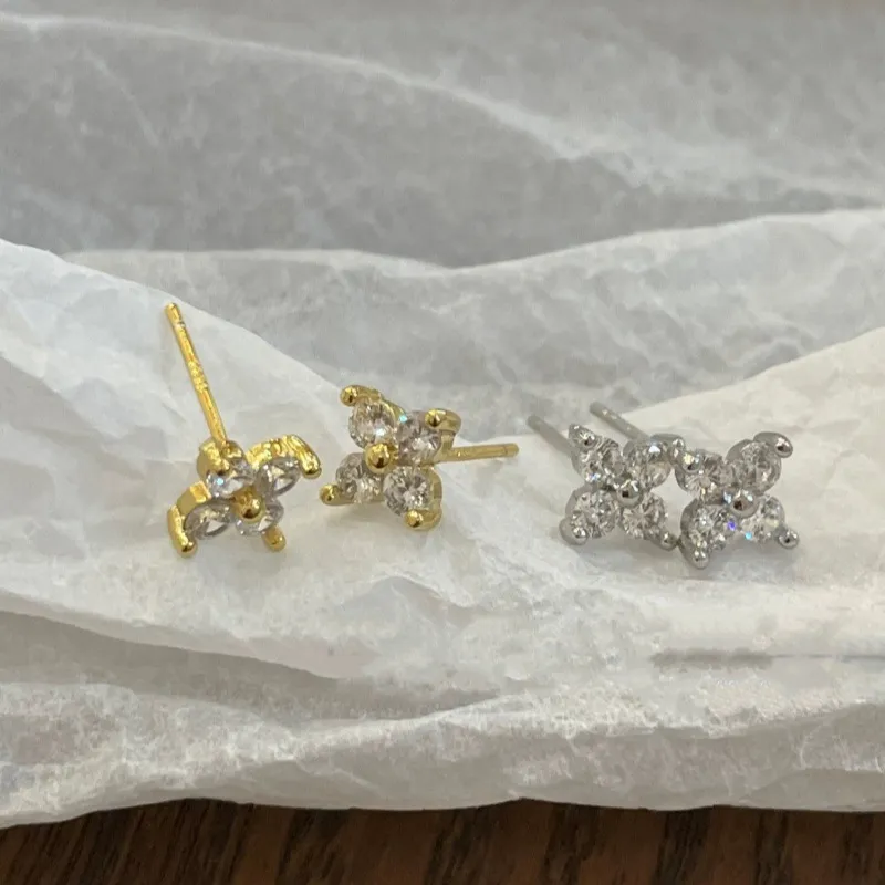 Women Fashion Simple S925 Sterling Silver Mini Four-Leaf Clover Earrings
