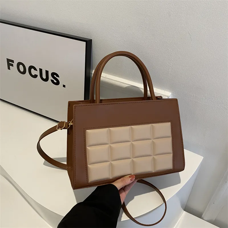 Elegant Retro Contrast Color PU Handbag with Check Indentation
