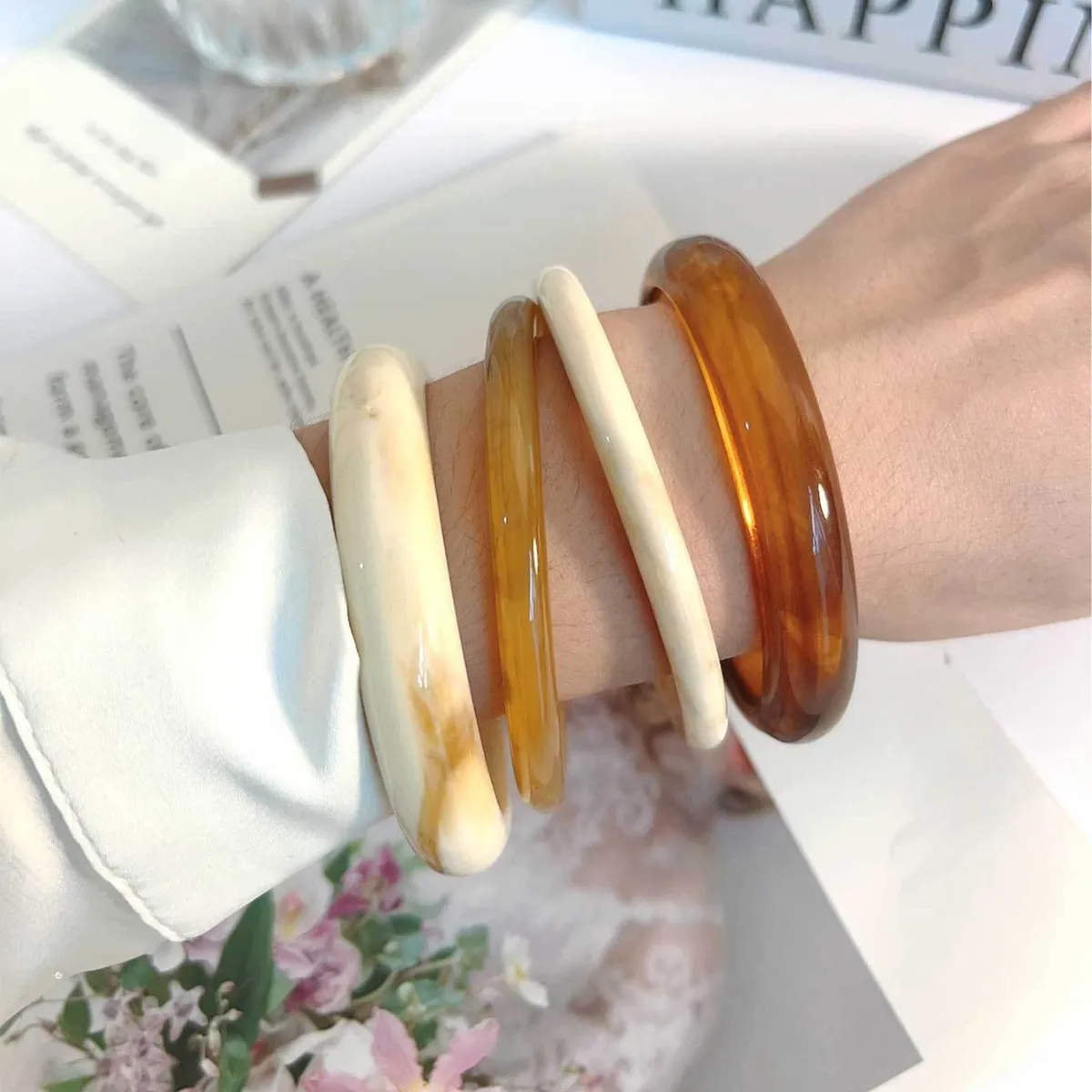 Personality Exaggerated Acrylic Bracelet Fashion Commuter Style