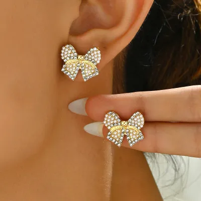 Fashion Pearl Bow Temperament Stud Earrings