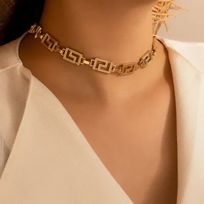 Fashion Gold Pattern Short Clavicle Snake Chain Necklace