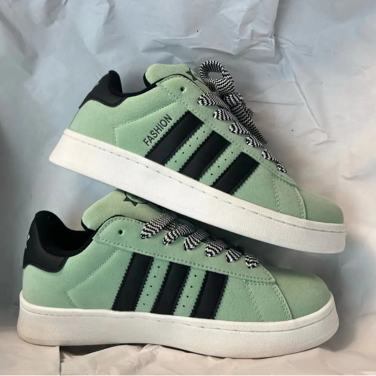 Men Fashion Casual Contrast Color Round Toe Soft Sole Lace-Up Sneakers