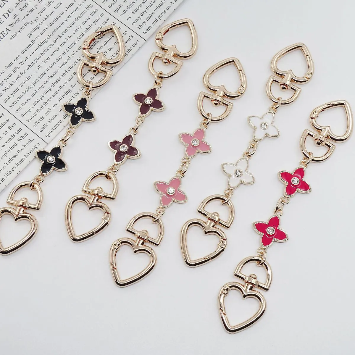 Women's Fashion Four-Leaf Clover Alloy Chain Keychain