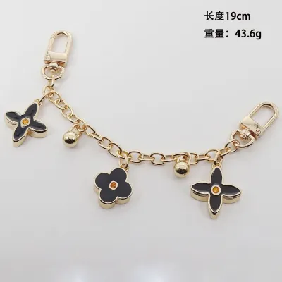 Women Fashion Metal Four-Leaf Clover Pendant Keychain for Bag
