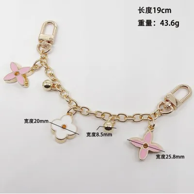 Women Fashion Metal Four-Leaf Clover Pendant Keychain for Bag