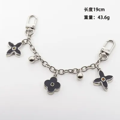 Women Fashion Metal Four-Leaf Clover Pendant Keychain for Bag