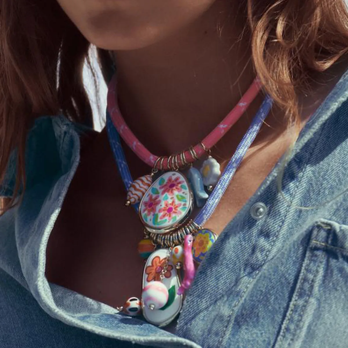 Women Fashion Sweet Flower Multi Pendant Necklace with Resin Geometric Design