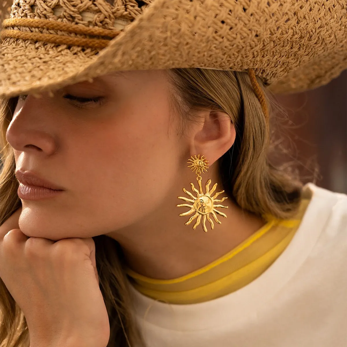 Women Fashion Retro Sunflower Smiley Dangle Earrings