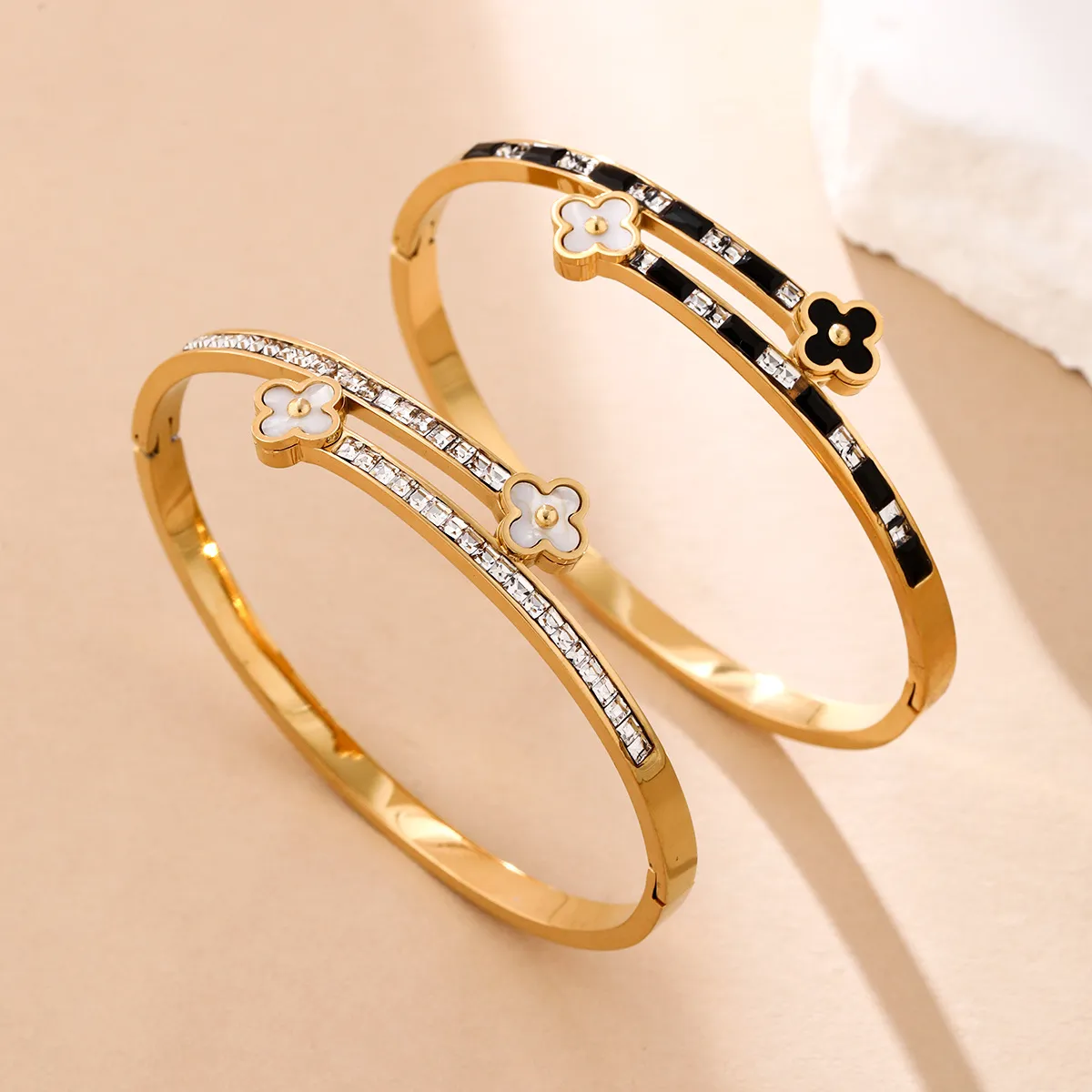 Four-Leaf Clover Titanium Steel Rhinestone Bracelet