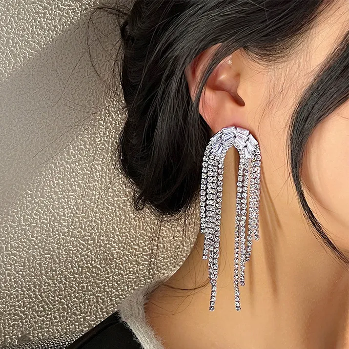 Women Fashion Simple Rhinestone Tassel Earrings Light Luxury