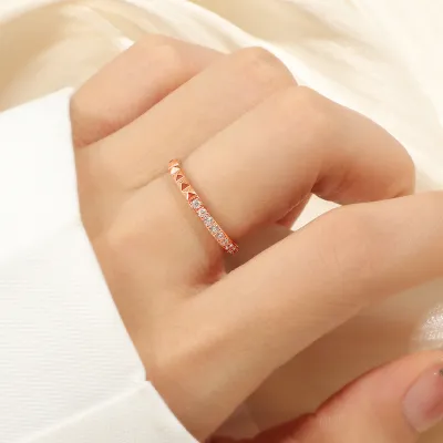 Exquisite Rhinestone Titanium Steel Geometric Light Luxury Women's Ring