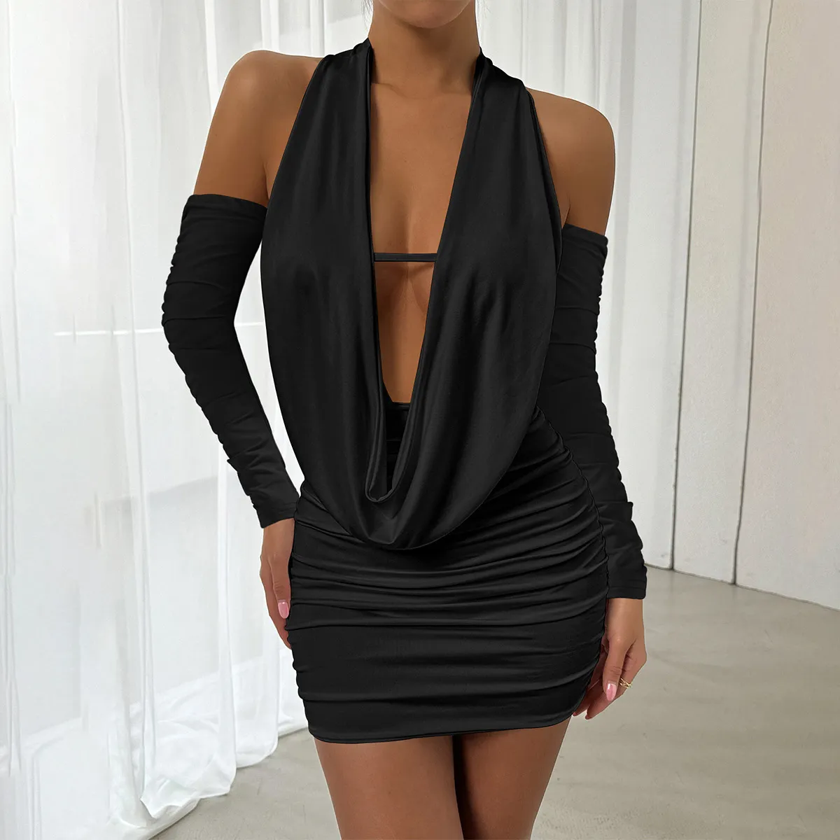 Women Sexy Solid Color Deep V-Neck Cowl Neck Long Sleeve Backless Pleated Dress