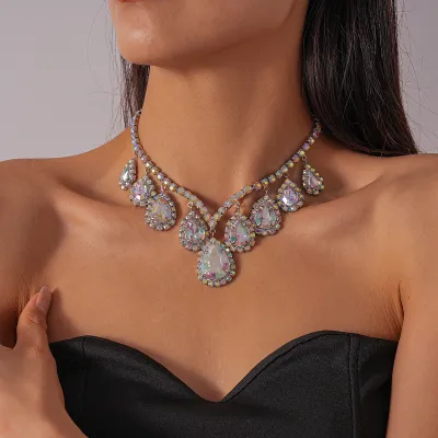 Exquisite Temperament Rhinestone Pendant Necklace Light Luxury Geometric Drop Shape Copper Chain