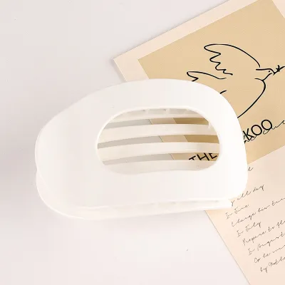 Simple Curved Plastic Resin Hairpin Natural Fresh Sweet Grip Hair Clip
