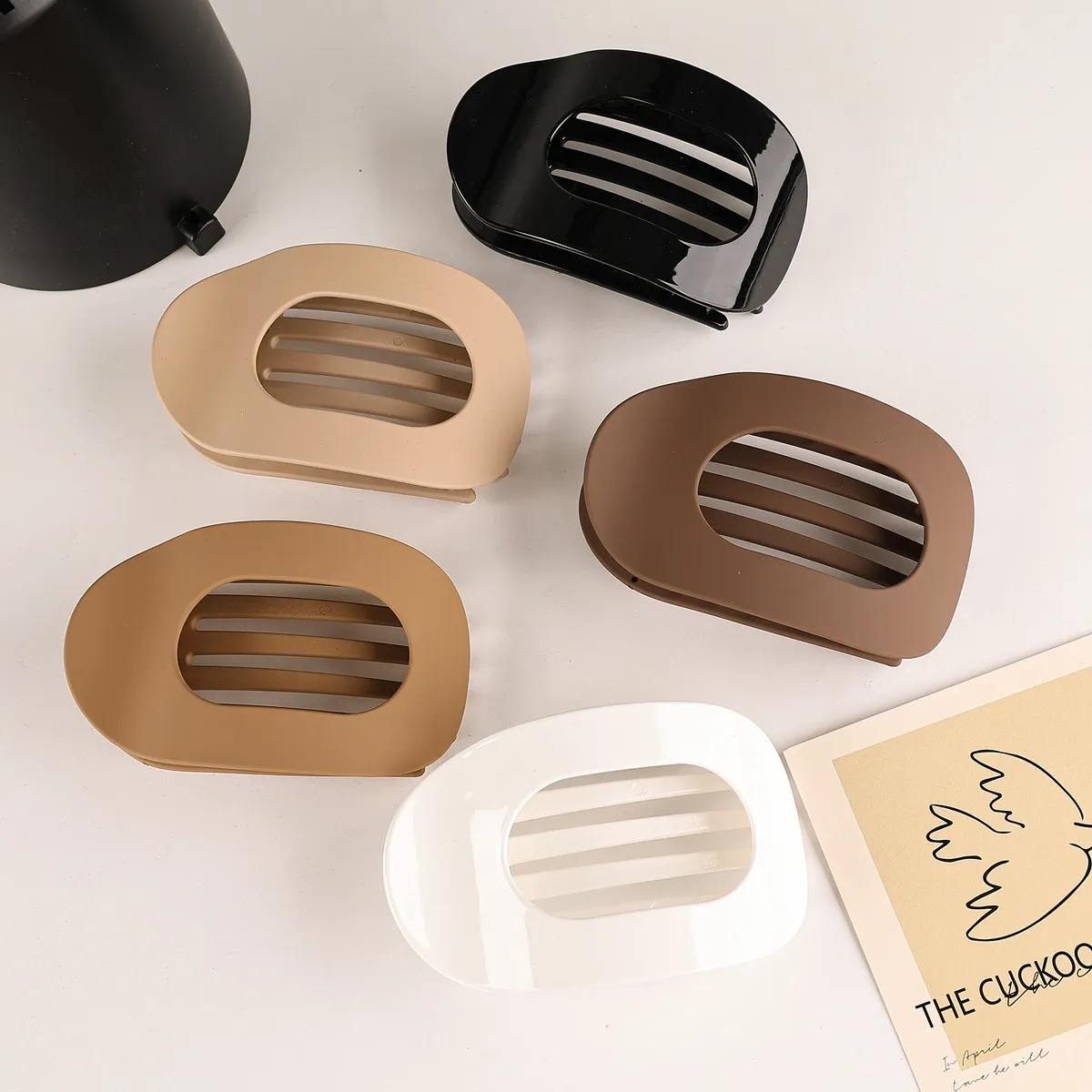 Simple Curved Plastic Resin Hairpin Natural Fresh Sweet Grip Hair Clip