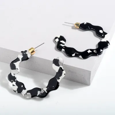 Wave Pattern White Acrylic Vintage Women's Geometric Hoop Earrings