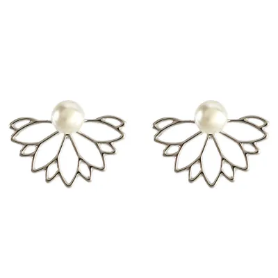 Flower Pattern Pearl Decor Stud Earrings Geometric Alloy Women's