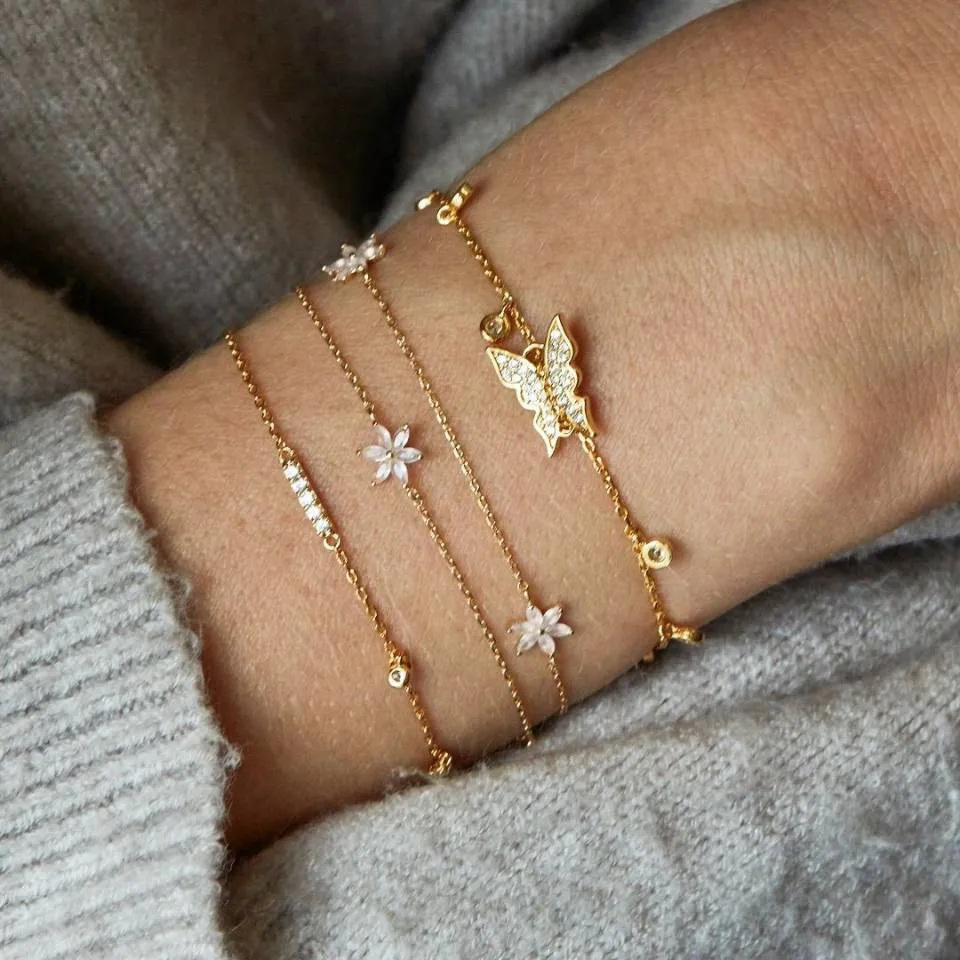 Four-Piece Unique Butterfly Rhinestone Decor Bracelets Set Unisex Alloy